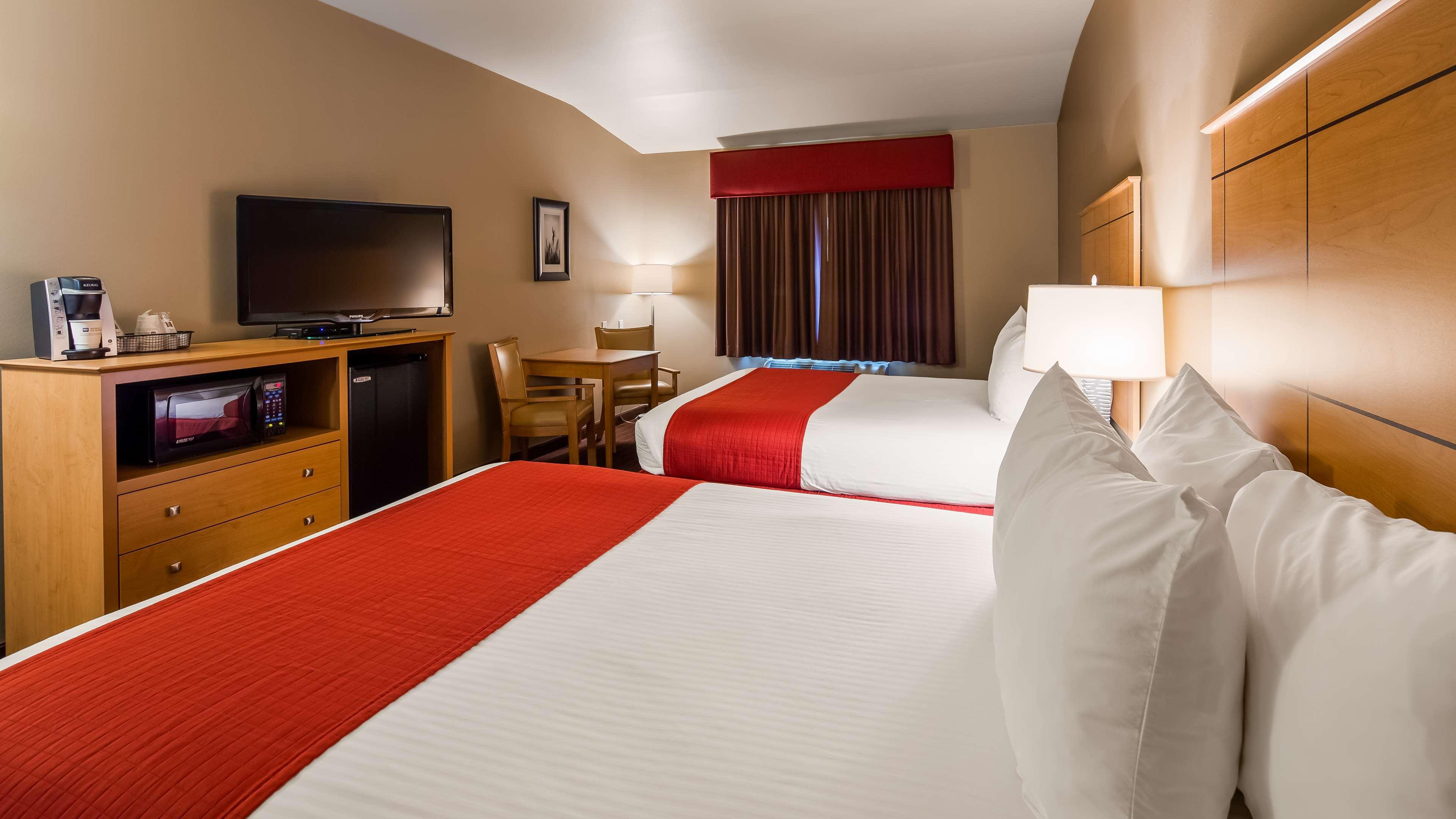 Best Western Golden Prairie Inn And Suites Sidney Εξωτερικό φωτογραφία