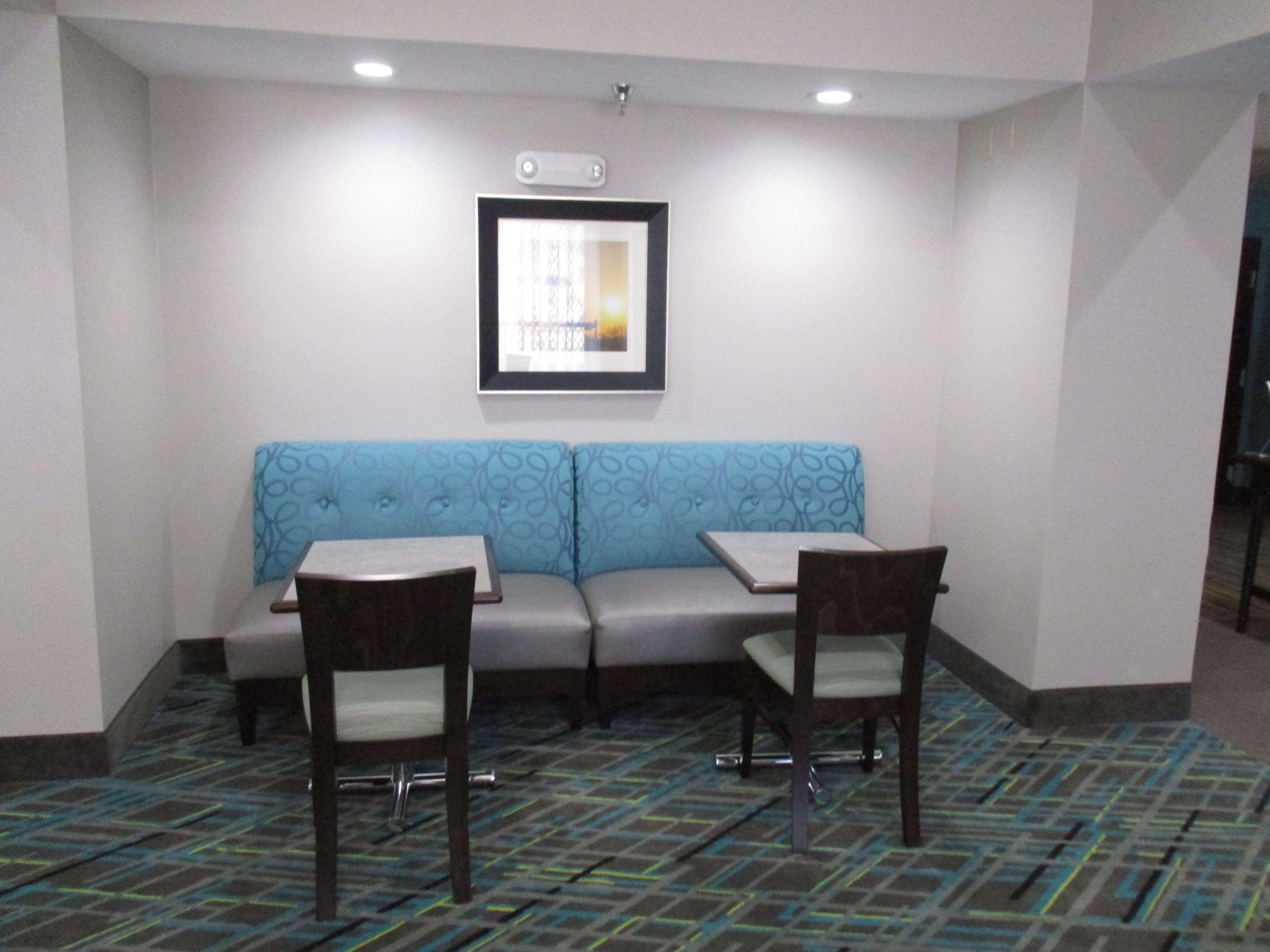 Best Western Golden Prairie Inn And Suites Sidney Εξωτερικό φωτογραφία