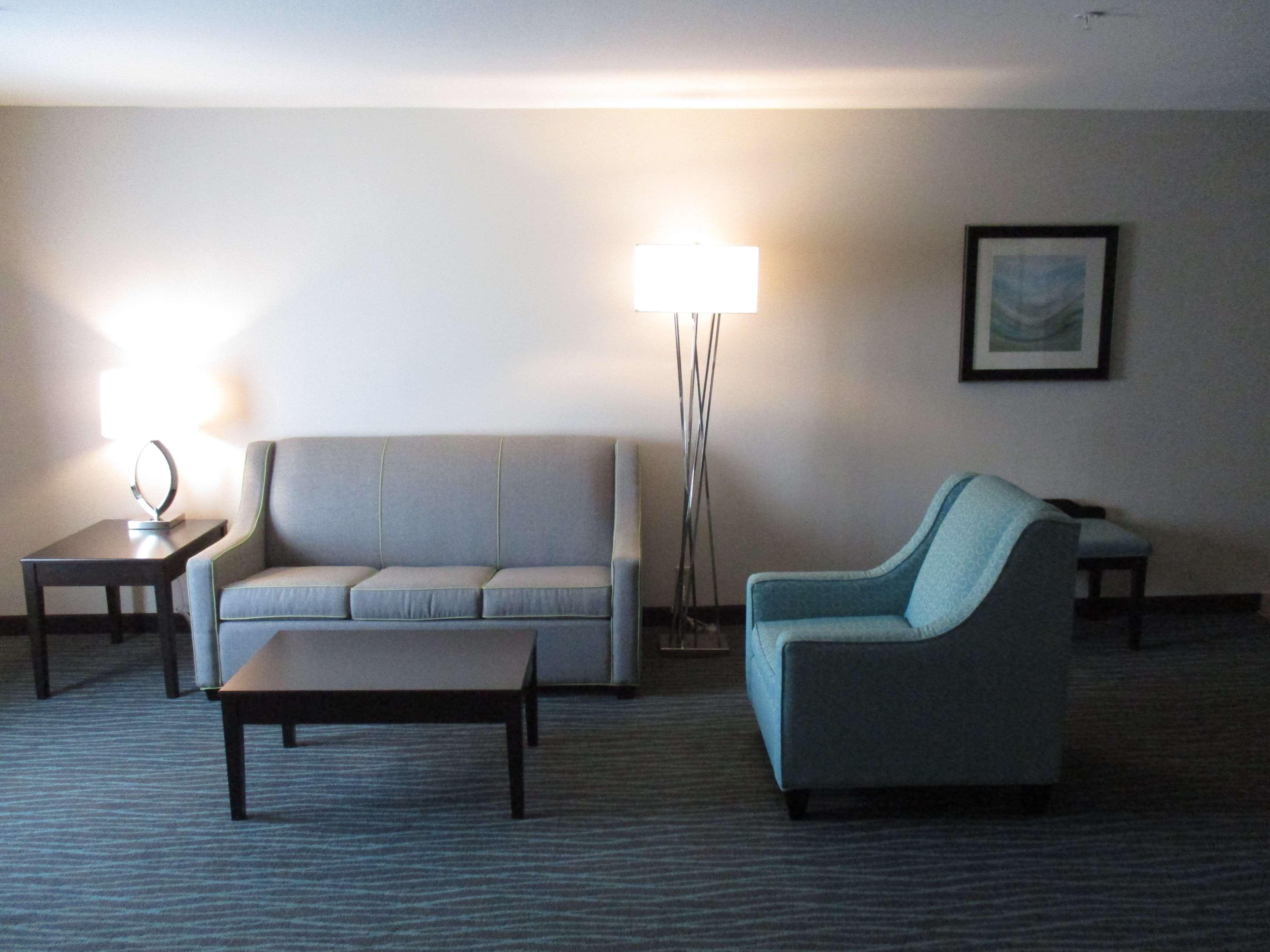 Best Western Golden Prairie Inn And Suites Sidney Εξωτερικό φωτογραφία