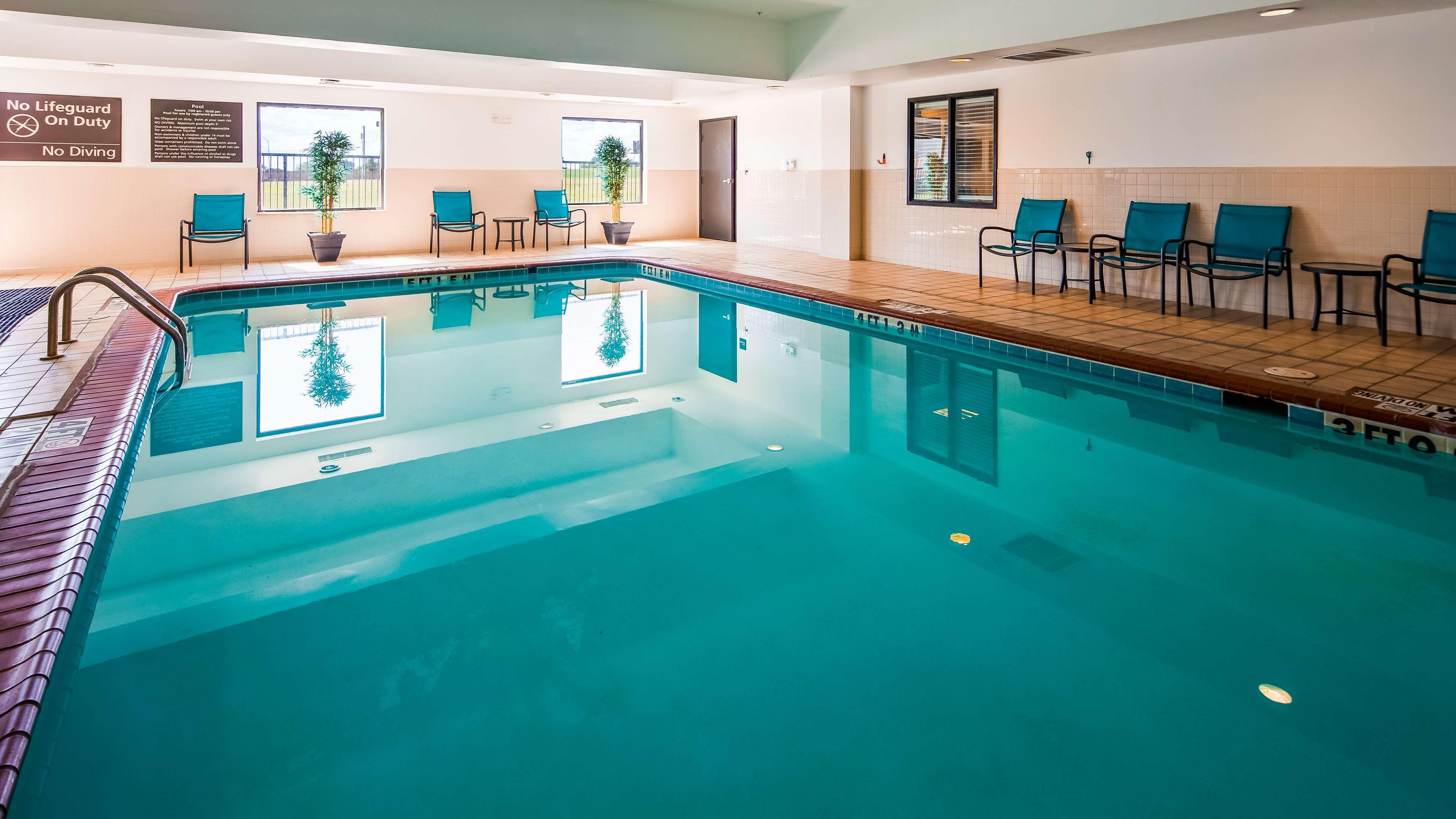 Best Western Golden Prairie Inn And Suites Sidney Εξωτερικό φωτογραφία