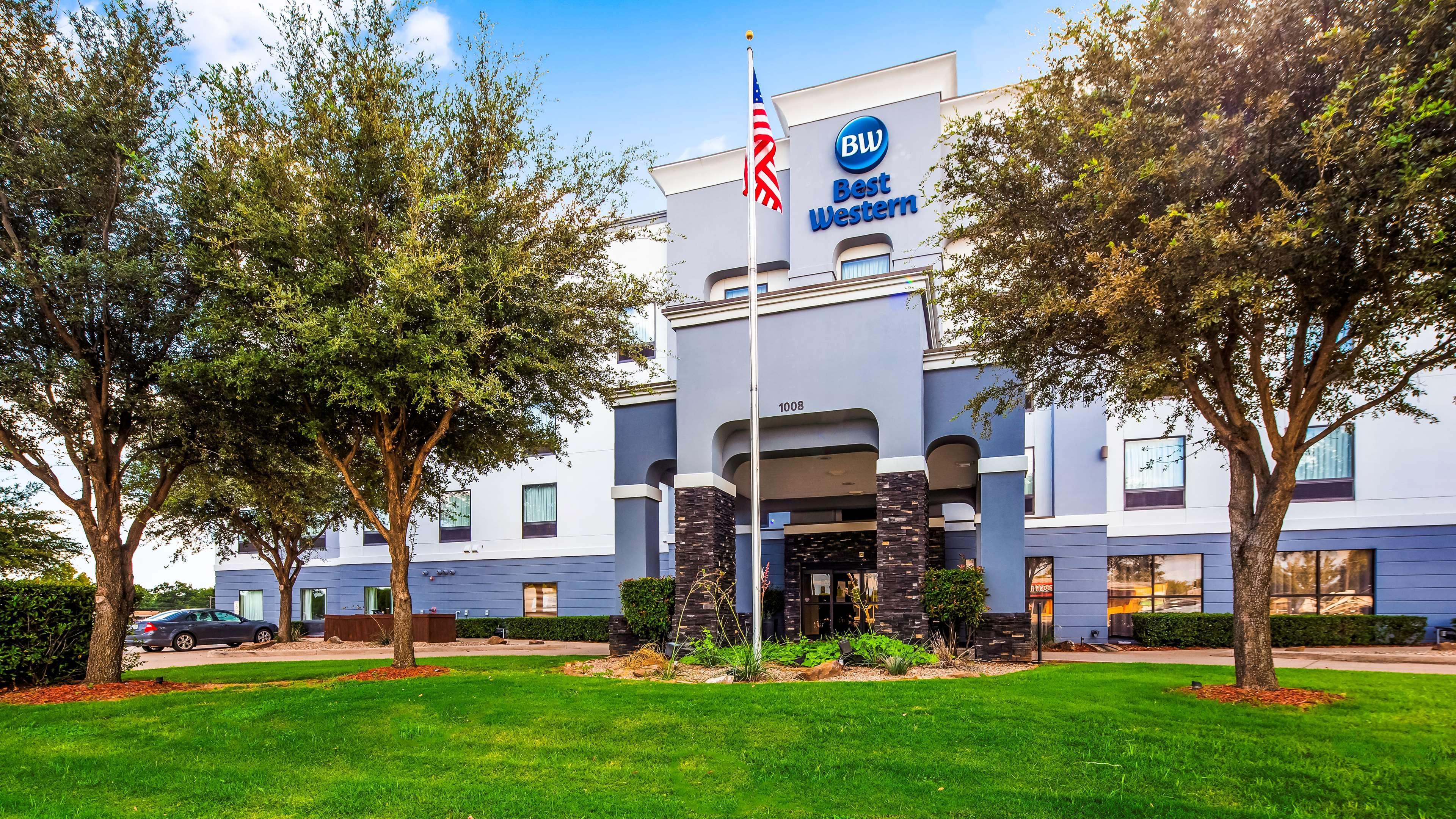 Best Western Golden Prairie Inn And Suites Sidney Εξωτερικό φωτογραφία