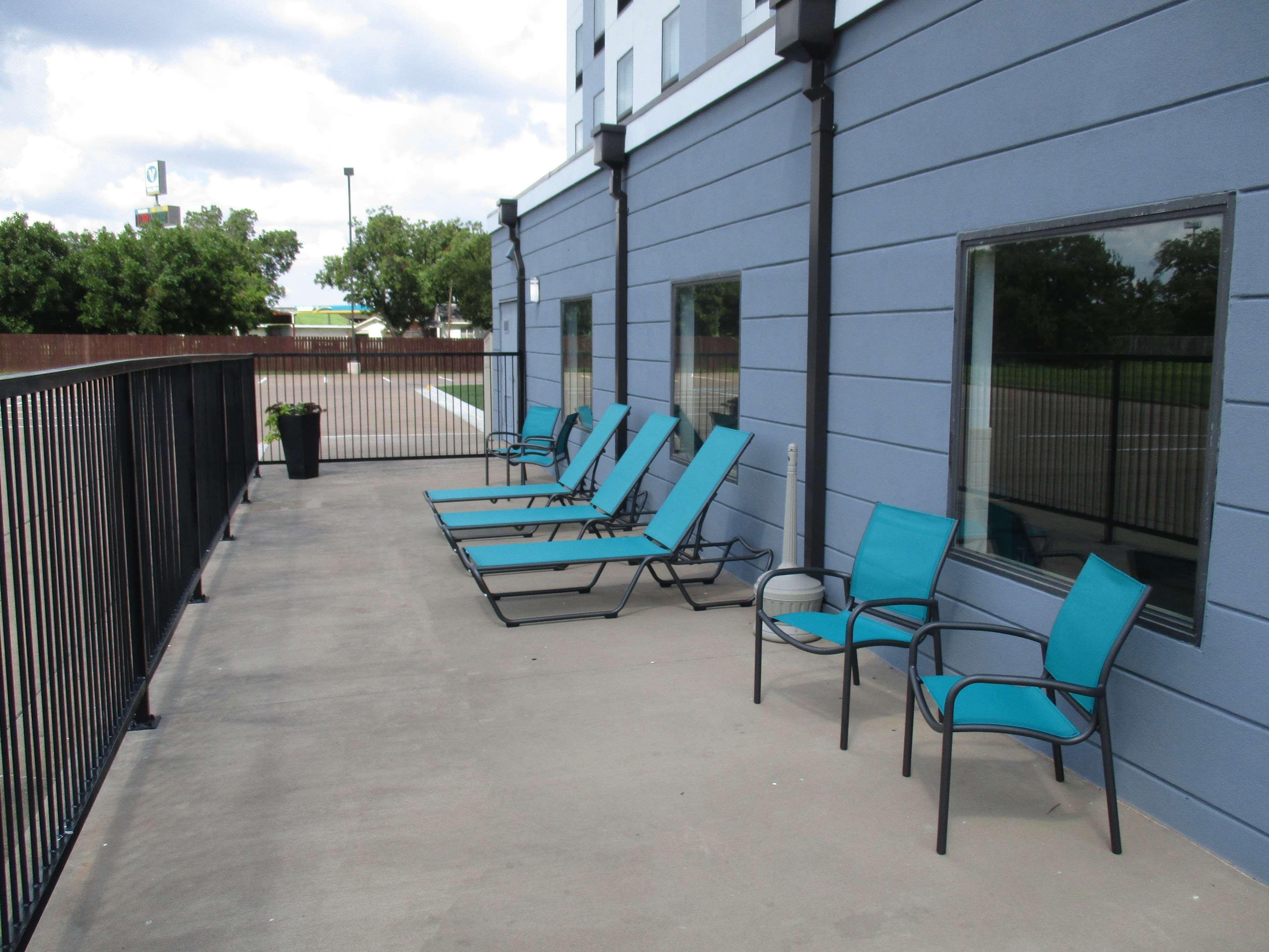 Best Western Golden Prairie Inn And Suites Sidney Εξωτερικό φωτογραφία
