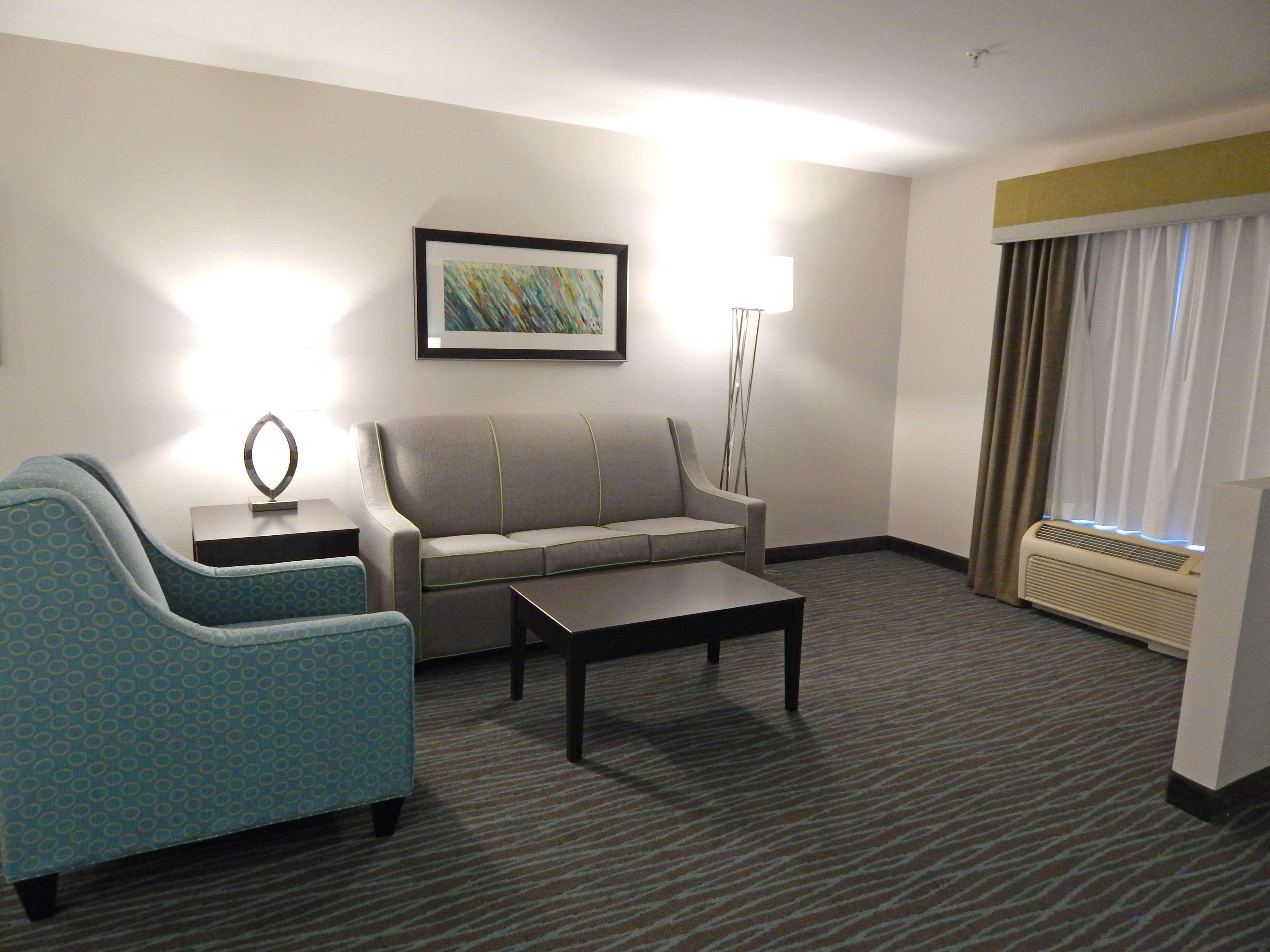 Best Western Golden Prairie Inn And Suites Sidney Εξωτερικό φωτογραφία
