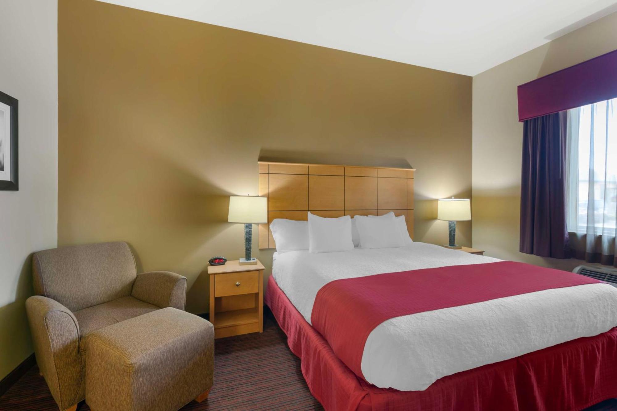 Best Western Golden Prairie Inn And Suites Sidney Εξωτερικό φωτογραφία