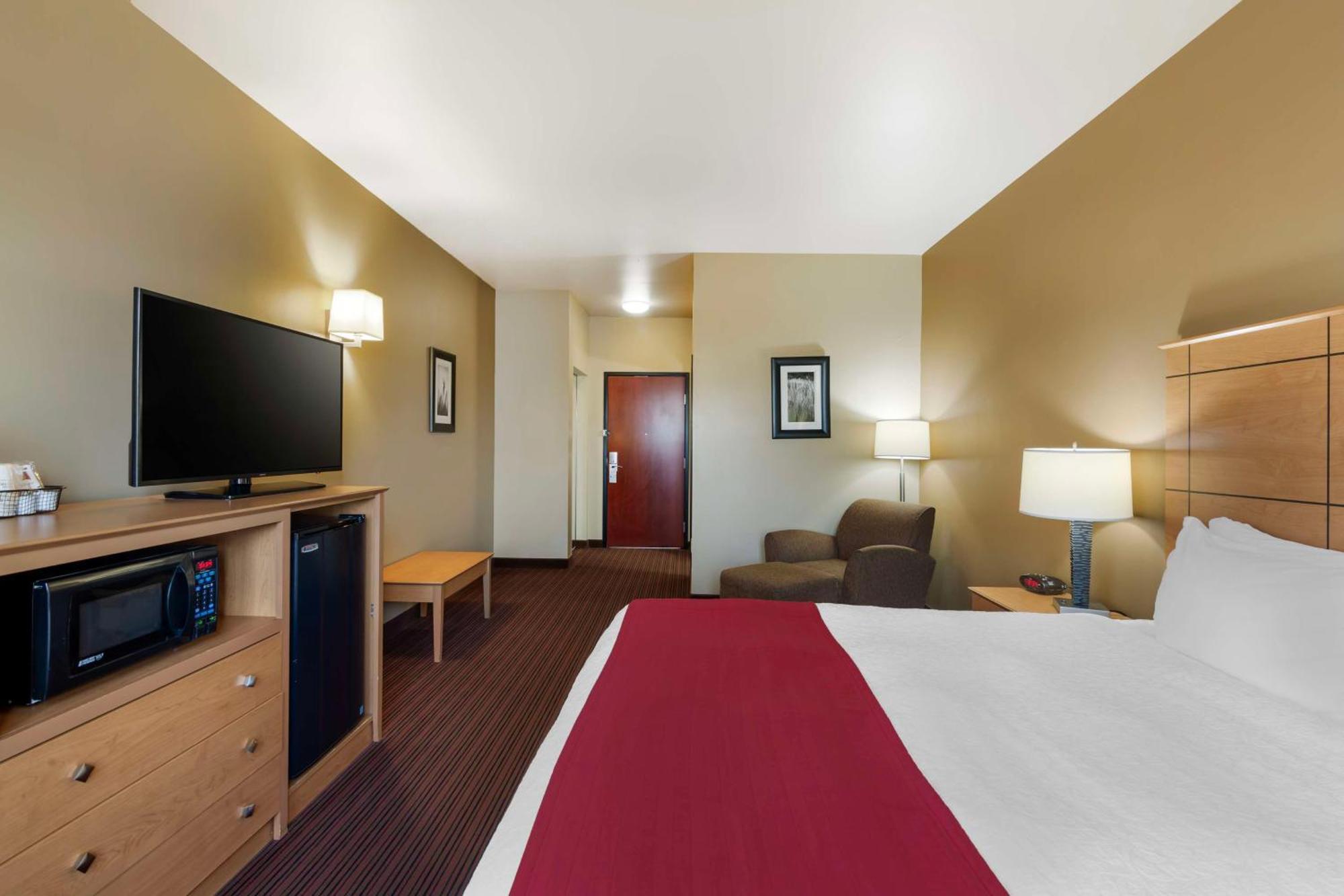 Best Western Golden Prairie Inn And Suites Sidney Εξωτερικό φωτογραφία