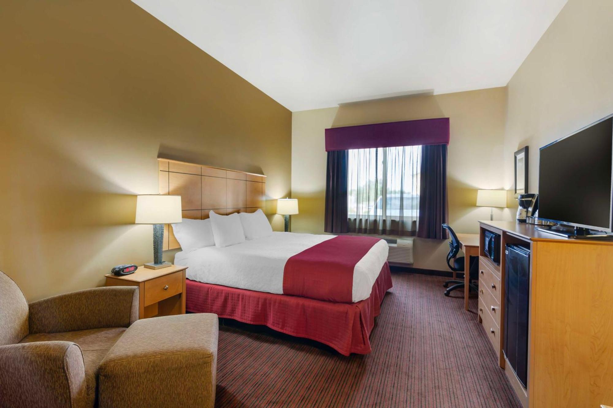 Best Western Golden Prairie Inn And Suites Sidney Εξωτερικό φωτογραφία