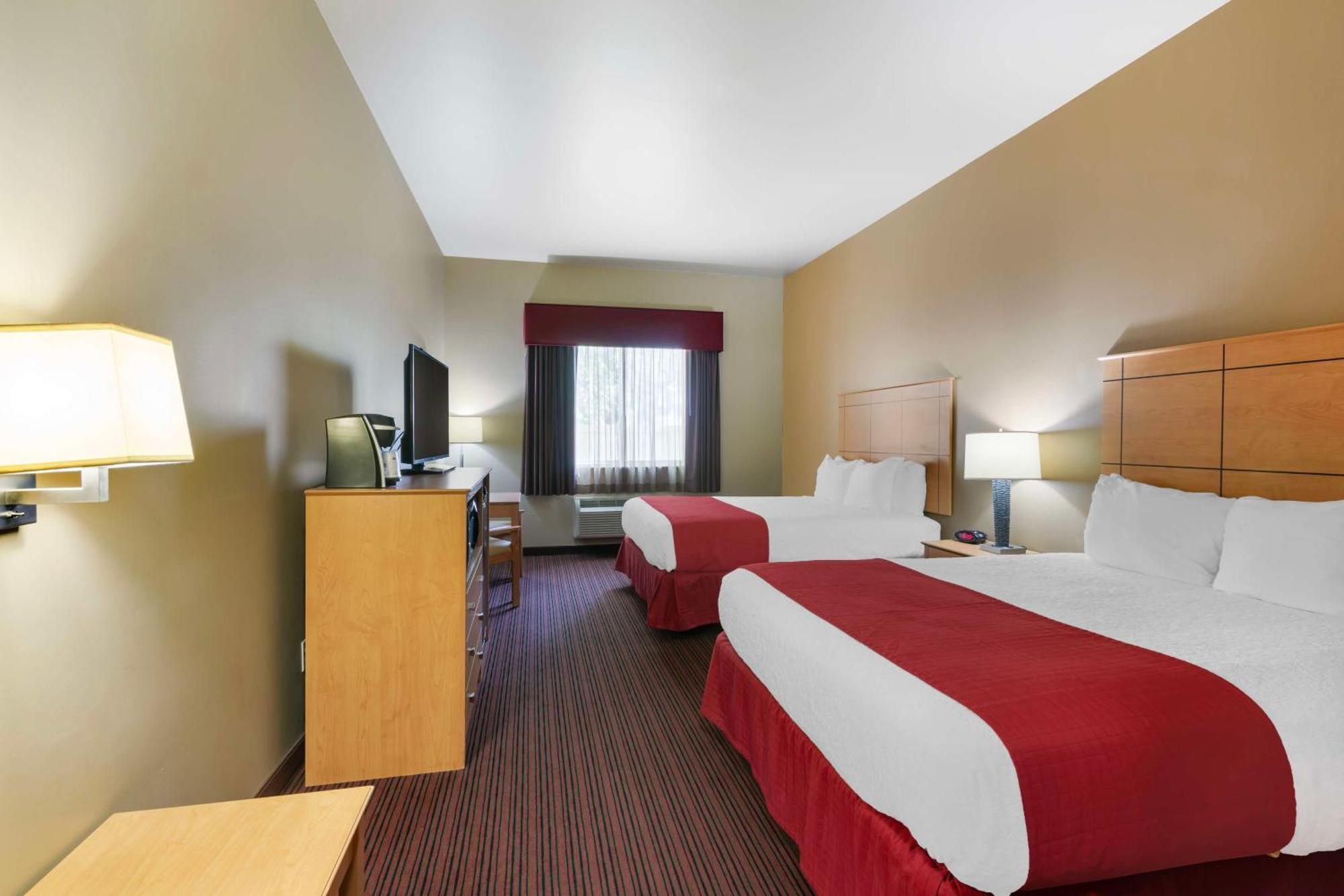 Best Western Golden Prairie Inn And Suites Sidney Εξωτερικό φωτογραφία