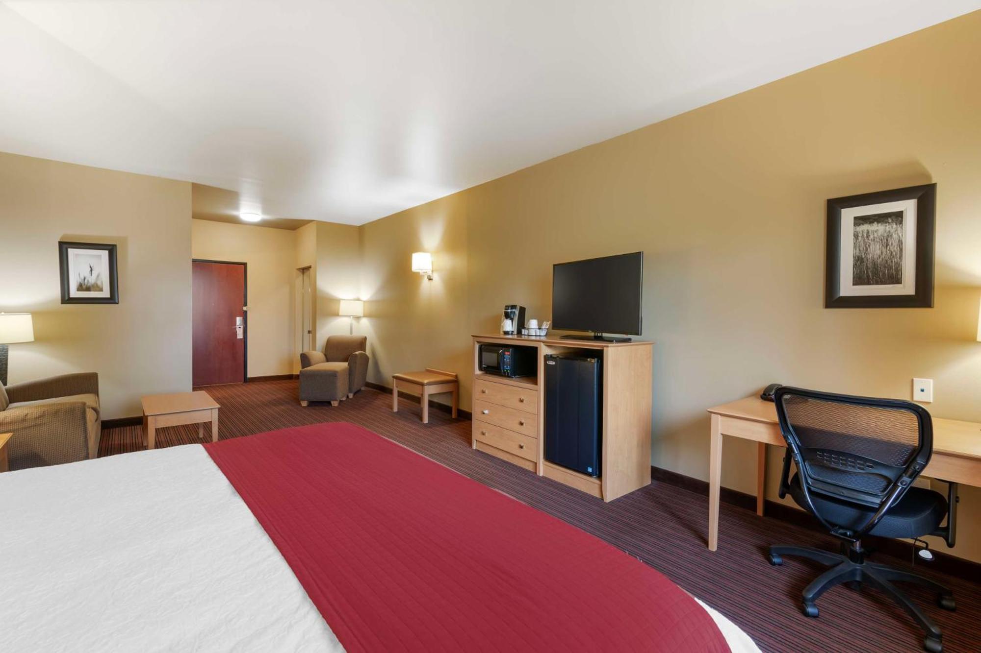 Best Western Golden Prairie Inn And Suites Sidney Εξωτερικό φωτογραφία
