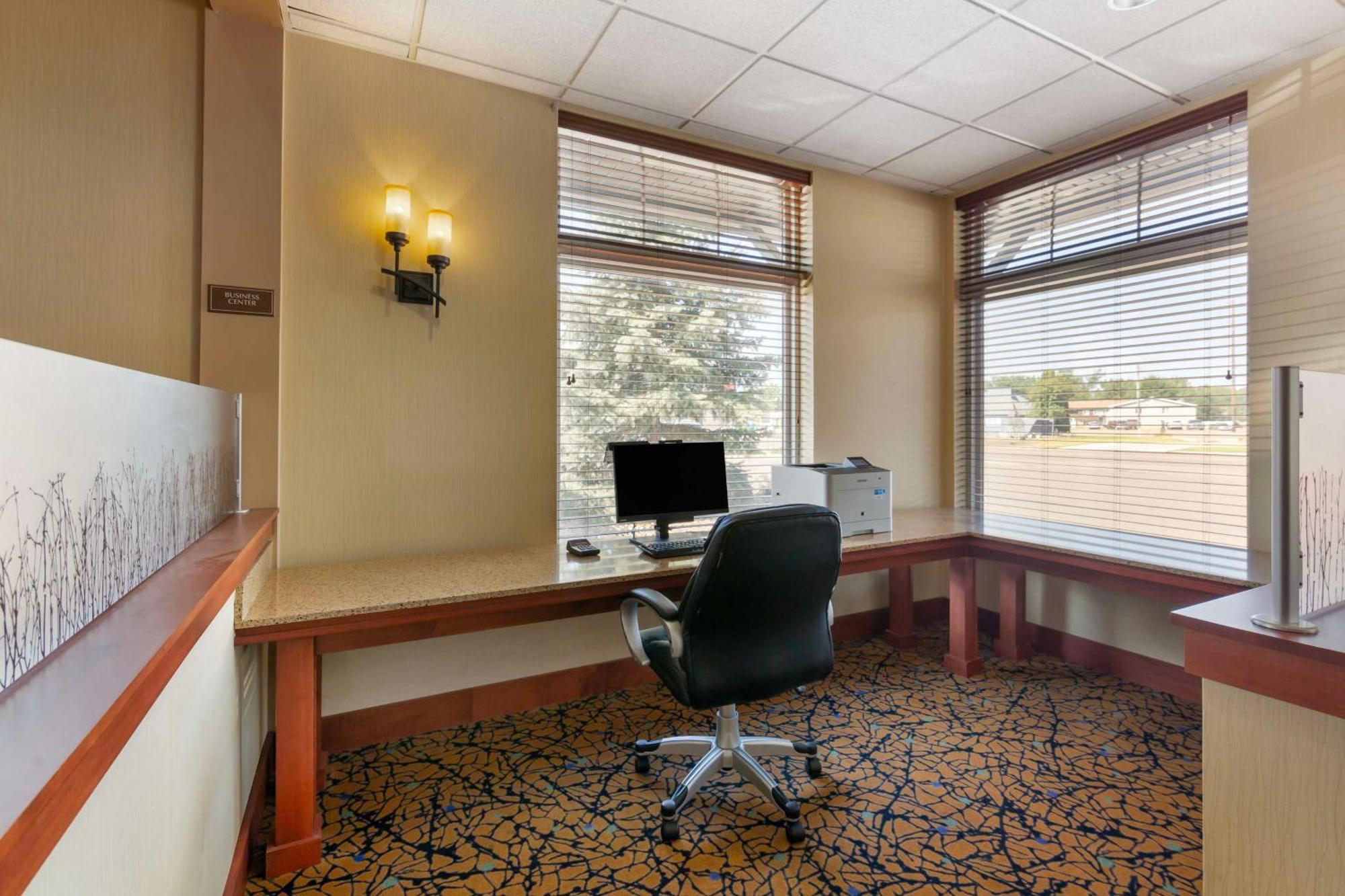 Best Western Golden Prairie Inn And Suites Sidney Εξωτερικό φωτογραφία
