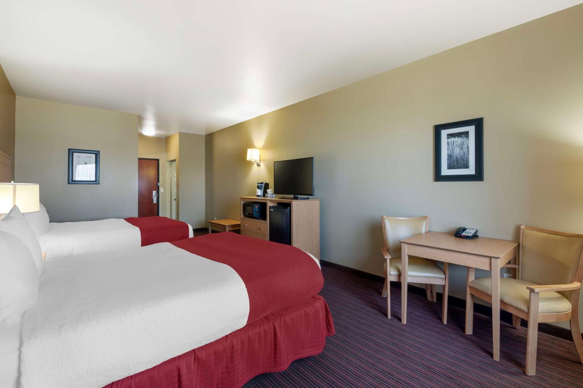 Best Western Golden Prairie Inn And Suites Sidney Εξωτερικό φωτογραφία