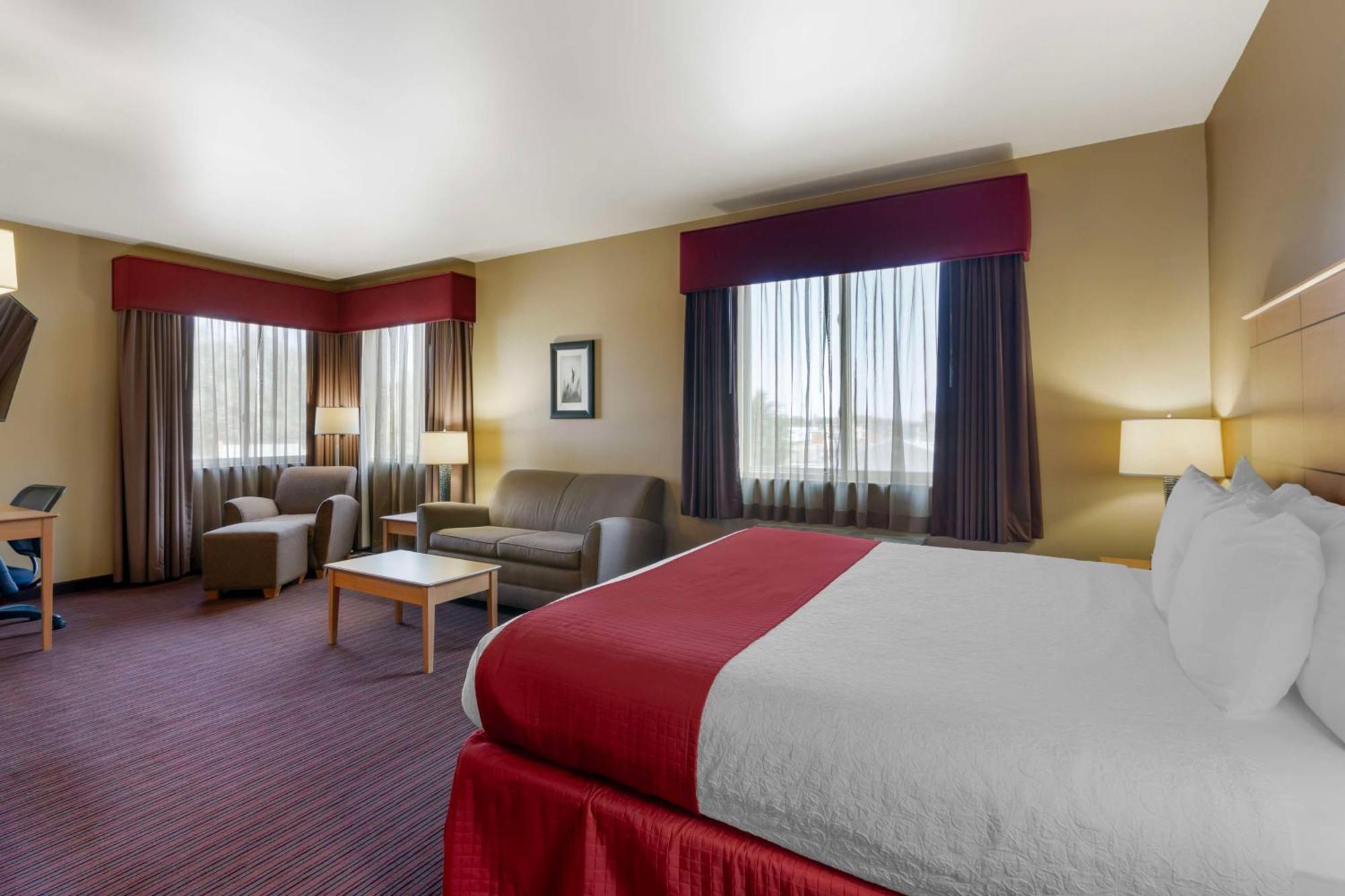 Best Western Golden Prairie Inn And Suites Sidney Εξωτερικό φωτογραφία