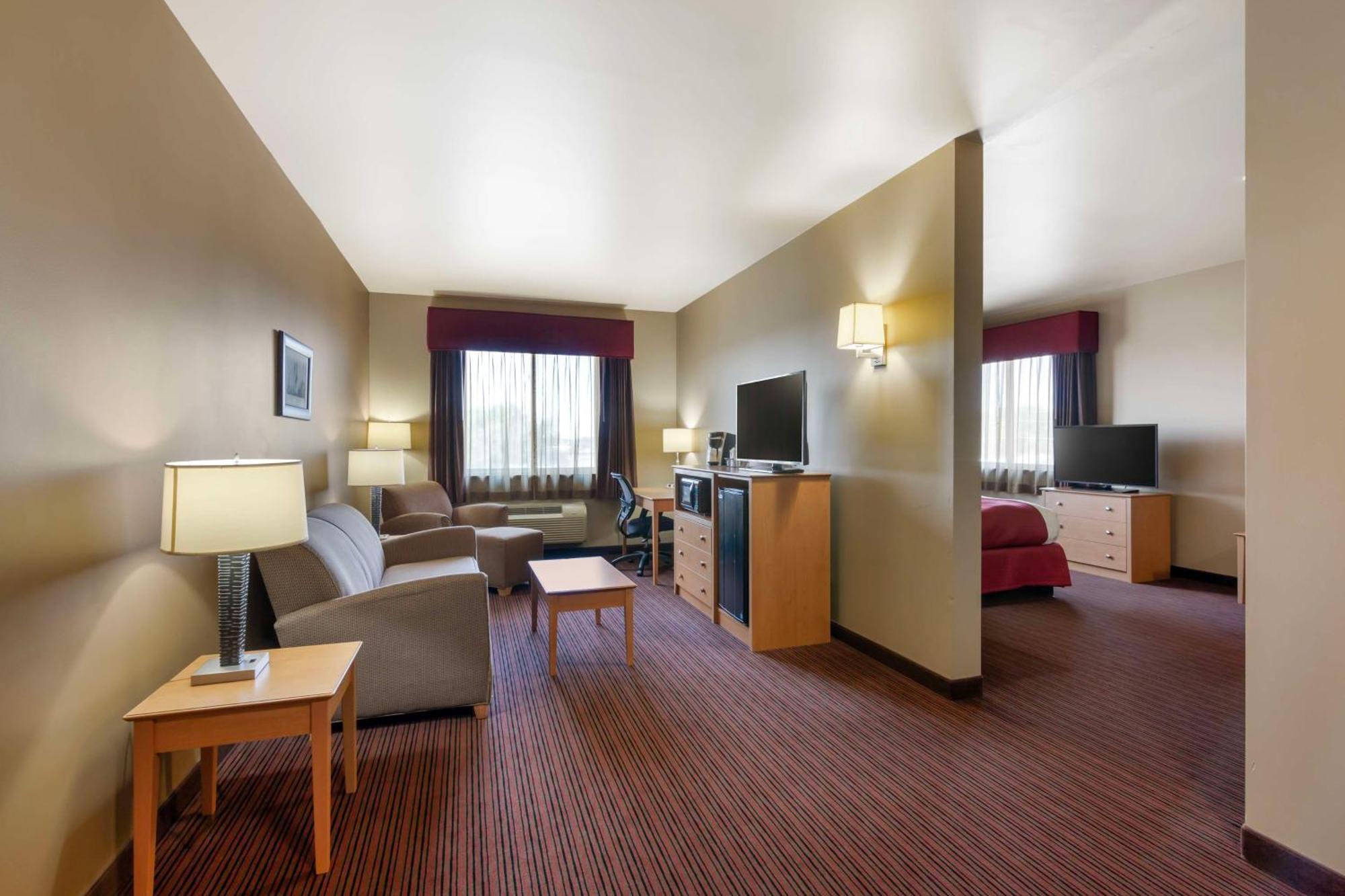 Best Western Golden Prairie Inn And Suites Sidney Εξωτερικό φωτογραφία