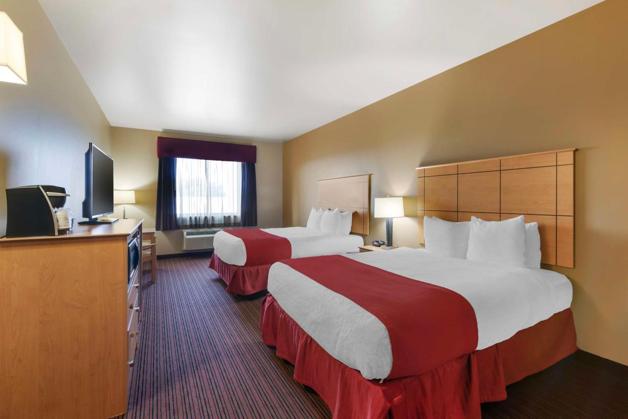 Best Western Golden Prairie Inn And Suites Sidney Εξωτερικό φωτογραφία