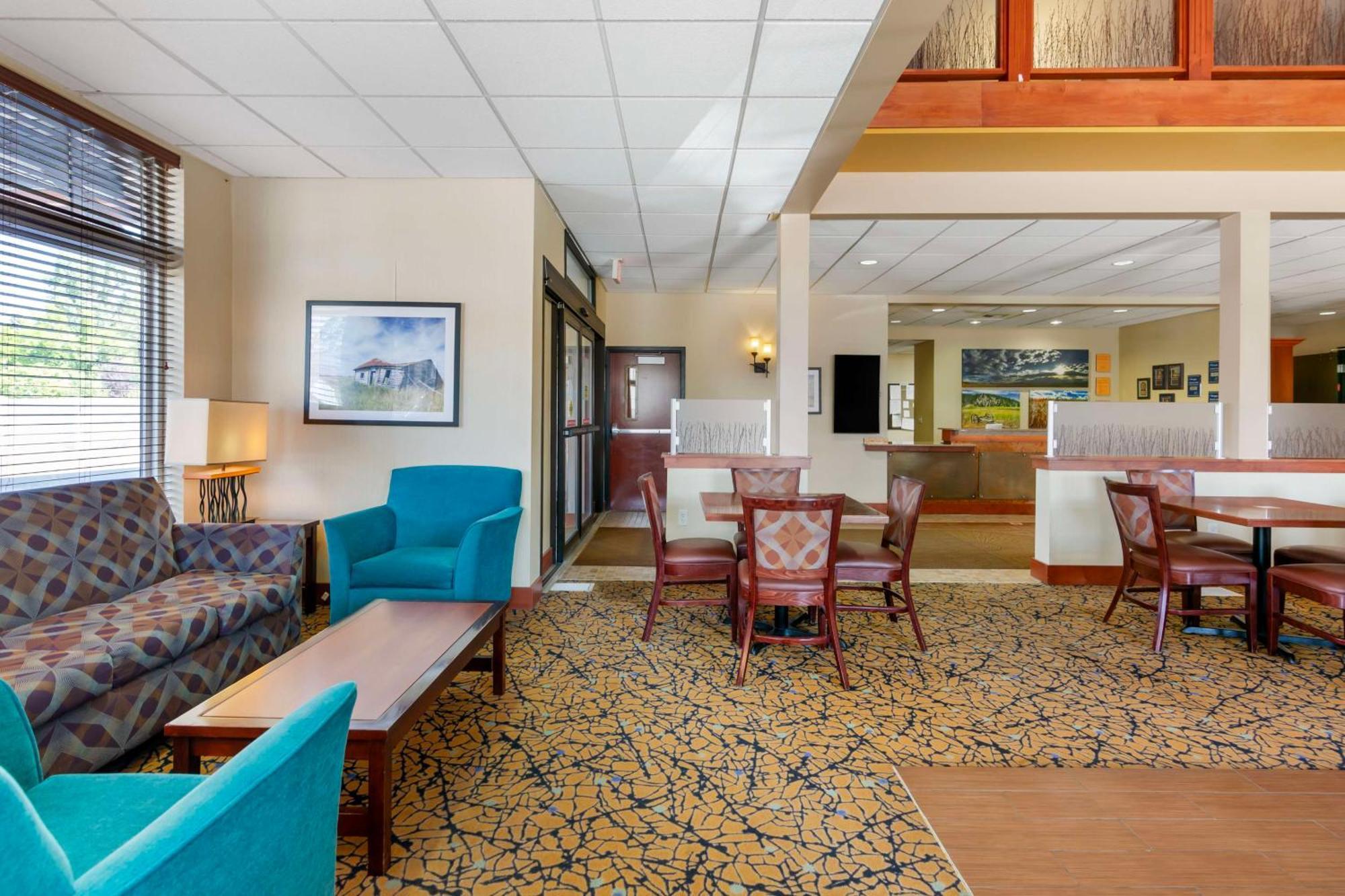 Best Western Golden Prairie Inn And Suites Sidney Εξωτερικό φωτογραφία